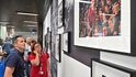Vernisáž výstavy fotografií Evy Zaoralové na 56. ročníku KVIFF