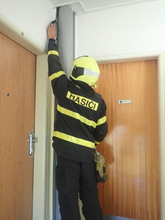 Ve Frýdku-Místku evakuovali hasiči kvůli unikajícímu plynu 79 lidí ze dvou domů.