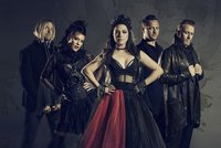 Grammy ověnčení Evanescence zahrají v Brně: Spí v autobuse a těší se na místní baštu