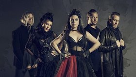 Grammy ověnčení Evanescence zahrají v Brně: Spí v autobuse a těší se na místní baštu