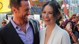 Evangeline Lilly se neZtratí: V bílé róbě s výstřihem oslnila Hugha Jackmana