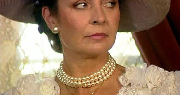 Evelyna Steimarová v pohádce Zmrazený Vasil (1993) Evelyna Steimarová v pohádce Zmrazený Vasil (1993)