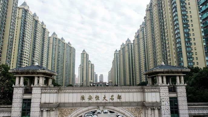 Čínský developer Evergrande vykázal za dva roky ztrátu v přepočtu 1,7 bilionu korun.