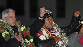 Morales slaví přílet domů