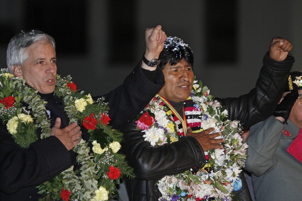 Morales slaví přílet domů