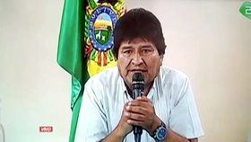 Bolivijský prezident Evro Morales rezignoval a uprchl do mexického azylu