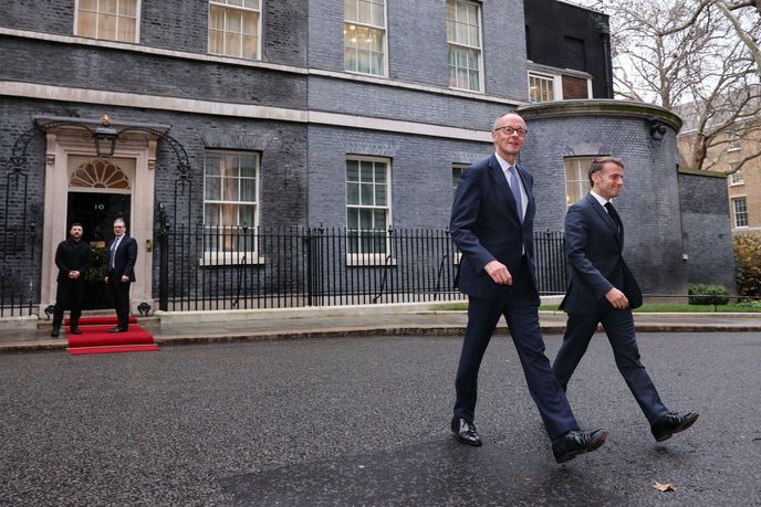 Evropští lídři se snaží hasit geopolitické problémy, na Trumpa ale mají jen malé páky. Evropští lídři se snaží hasit geopolitické problémy, na Trumpa ale mají jen malé páky.