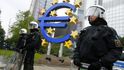 Snímek ze zablokování Evropské centrální banky v Německu