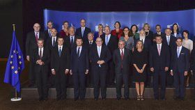 Evropská komise v plné síle. Každá země má svého zástupce, celkem má proto 28 členů. Nová Komise už bude o jednoho člena chudší