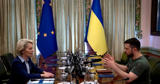 Šéfka eurokomise v Kyjevě řešila vstup do EU: „Ukrajina je na dobré cestě, válka je obrovská zkouška“