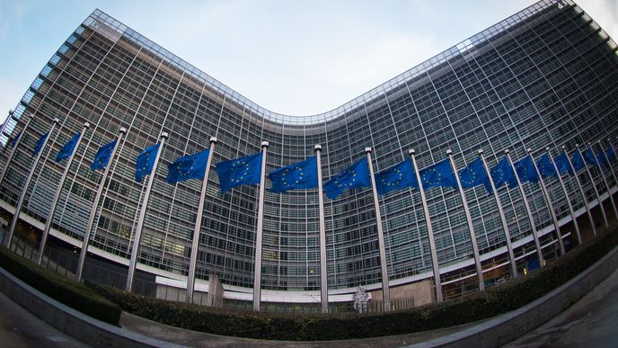 Sídlo Evropské komise, nadnárodního orgánu Evropské unie nezávislého na členských státech a hájícího zájmy Unie. 