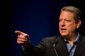 Lidumil a idealista Al Gore o hrozbách globálního oteplování natočil fi lm, který se v amerických školách pouští dětem. A současně pobírá miliony dolarů jako podílník burzy s emisními povolenkami. Stejně jako jeho kamarád Barack Obama.