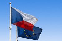EU důvěřuje polovina Čechů, Evropské komisi a europarlamentu ale o dost méně
