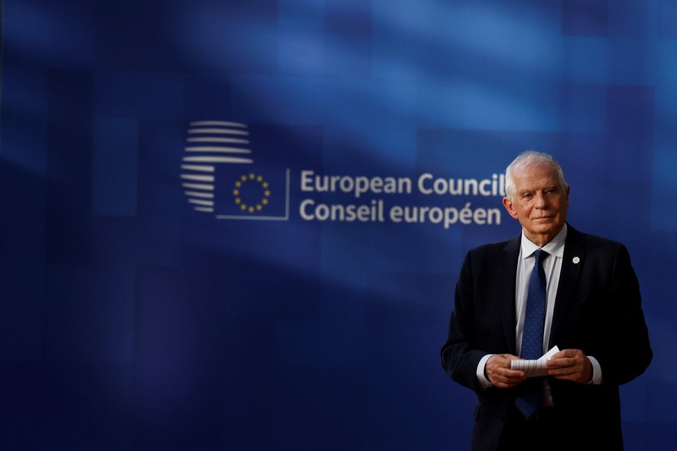 Josep Borrell před zasedáním Evropské rady v Bruselu (1. 2. 2024).