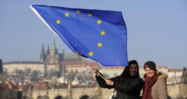 Češi nejsou v EU spokojeni, vystoupit ale nechtějí.