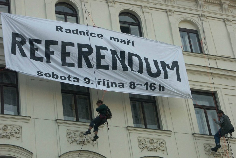 Referendum o vstupu do EU se neobešlo bez protestů.