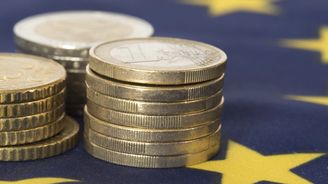 ECB oznámila tři scénáře pro eurozónu. Očekává pokles ekonomiky až o 12 procent