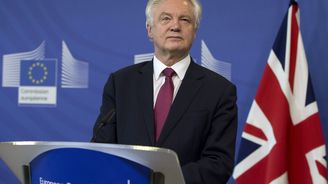 Začala jednání o brexitu. Tématem je osud občanů EU v Británii, finanční závazky či hranice s Irskem