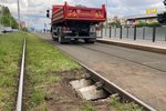 V Evropské ulici došlo k propadu půdy přímo pod tramvajovou tratí. (19. květen 2021)