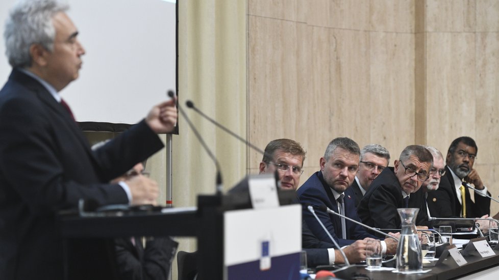 V Praze se konalo Evropské jaderné fórum (ENEF), kterého se účastnil mimo jiné český premiér Andrej Babiš (ANO) a slovenský premiér Peter Pellegrini. (30. 4. 2019)