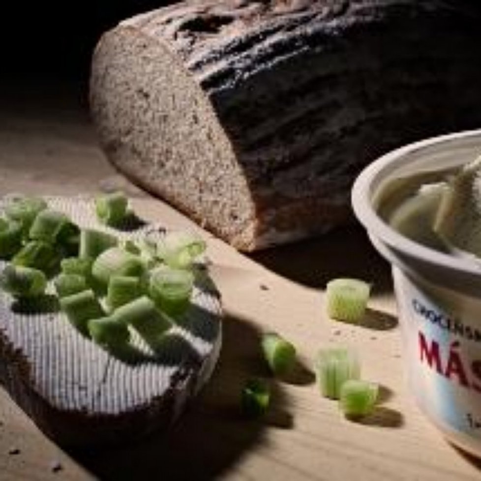 Evropské komisi se nelíbí, že název „pomazánkové máslo“ Česko používá pro výrobek, který vlastnosti másla nemá.