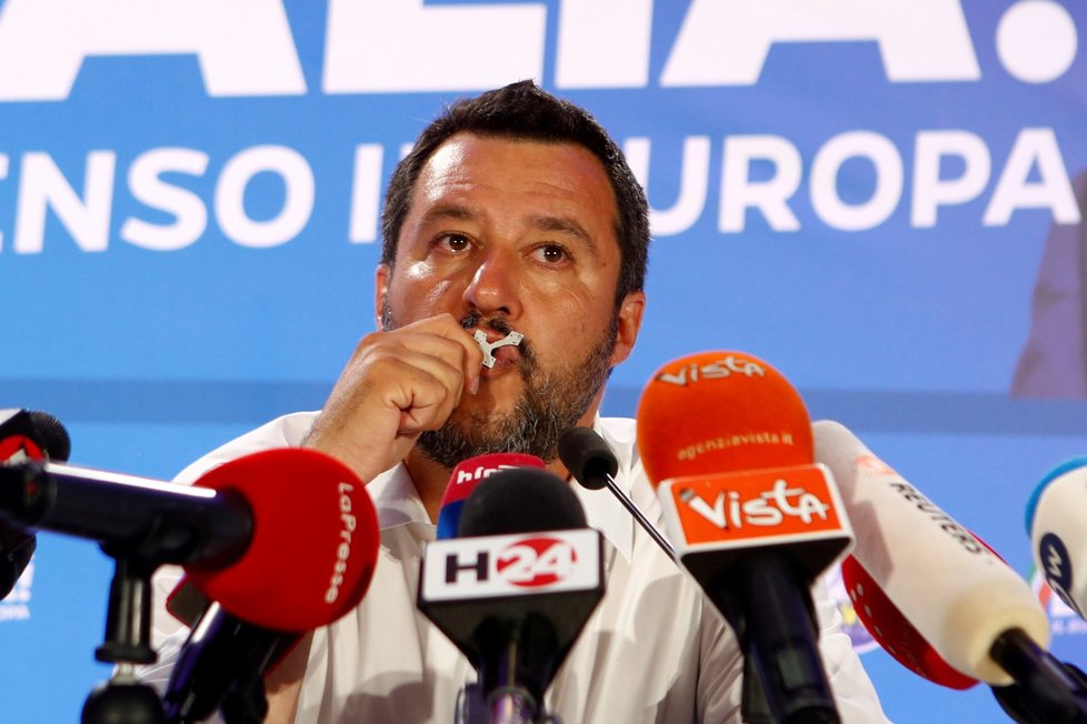 Protiimigrační Liga vicepremiéra Mattea Salviniho vyhrála provolby v Itálii.