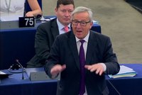 Europarlament je směšný, rozčílil se Juncker. Jeho šéf mu to vrátil