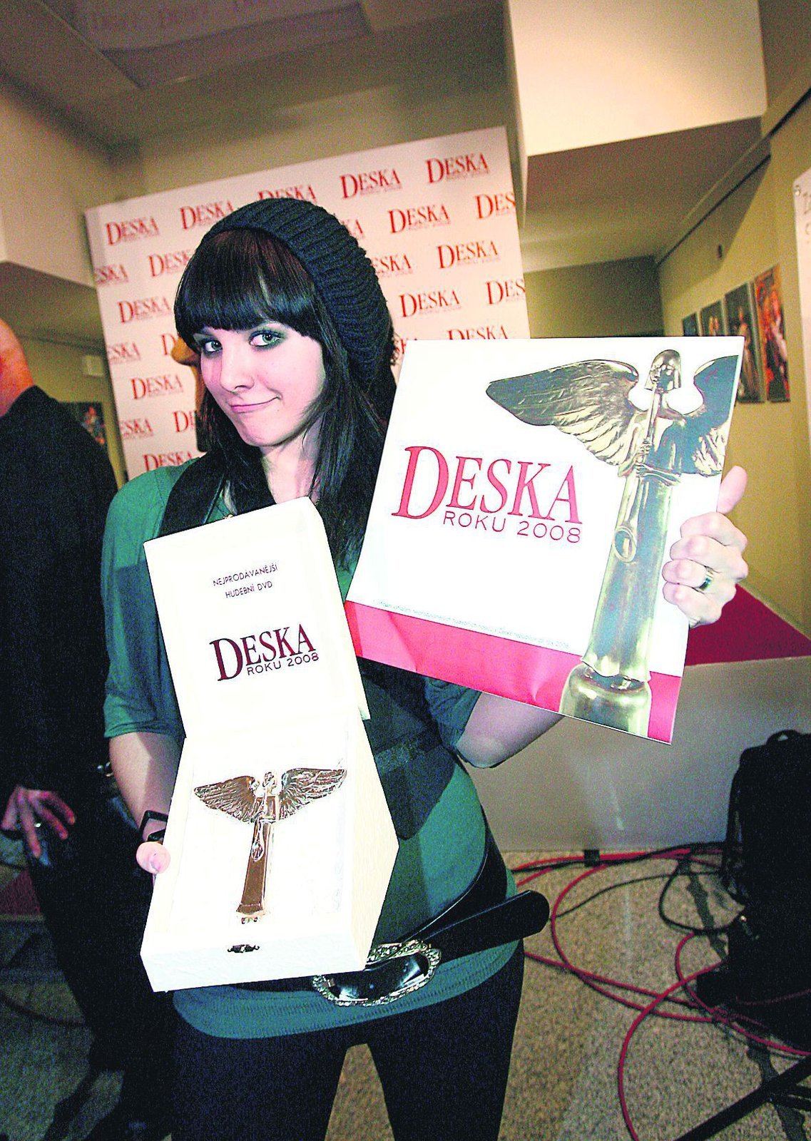 2009: Ewa vyhrává hudební ceny Anděl.