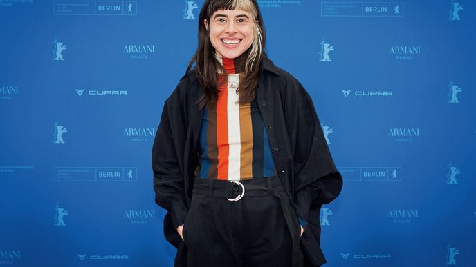 Film Kdyby se holubi proměnili ve zlato získal na Berlinale cenu za nejlepší dokument a může se díky tomu v této kategorii ucházet o Oscara Film Kdyby se holubi proměnili ve zlato získal na Berlinale cenu za nejlepší dokument a může se díky tomu v této kategorii ucházet o Oscara