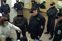 Chomutov: Exekutoři sebrali dlužníkům dávky!