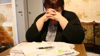 Exekuční past povoluje. Podívejte se, kterým regionům se za deset let nejvíc ulevilo Exekuční past povoluje. Podívejte se, kterým regionům se za deset let nejvíc ulevilo