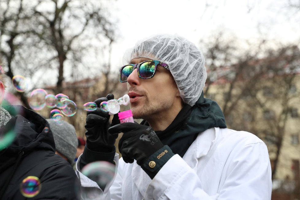 Vyklízení žižkovské Kliniky, 10. 1. 2019