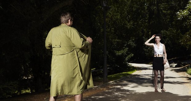 Naháč zaskočil ženu v Brně na hřbitově, další exhibicionista se promenádoval u Brněnské přehradě. Ilustrační foto