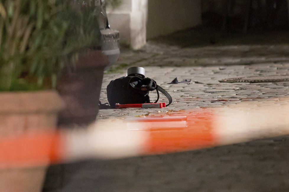Exploze v Bavorsku: Uprchlík šel s bombou na hudební festival, zranil desítku lidí.