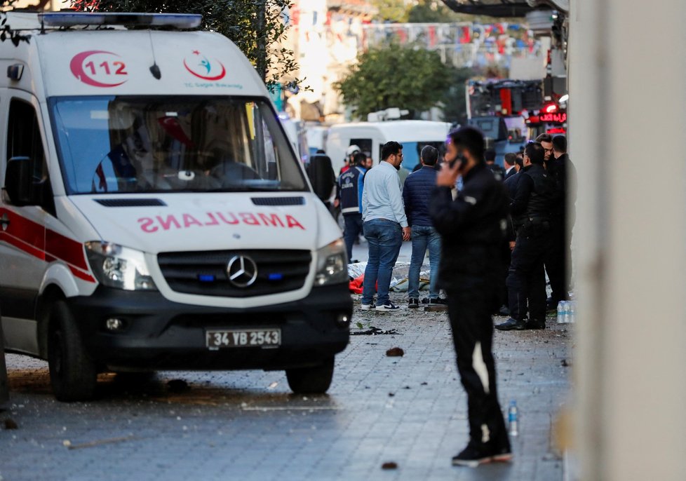 Exploze v Istanbulu: Na pěší zóně šlehaly plameny (13. 11. 2022).