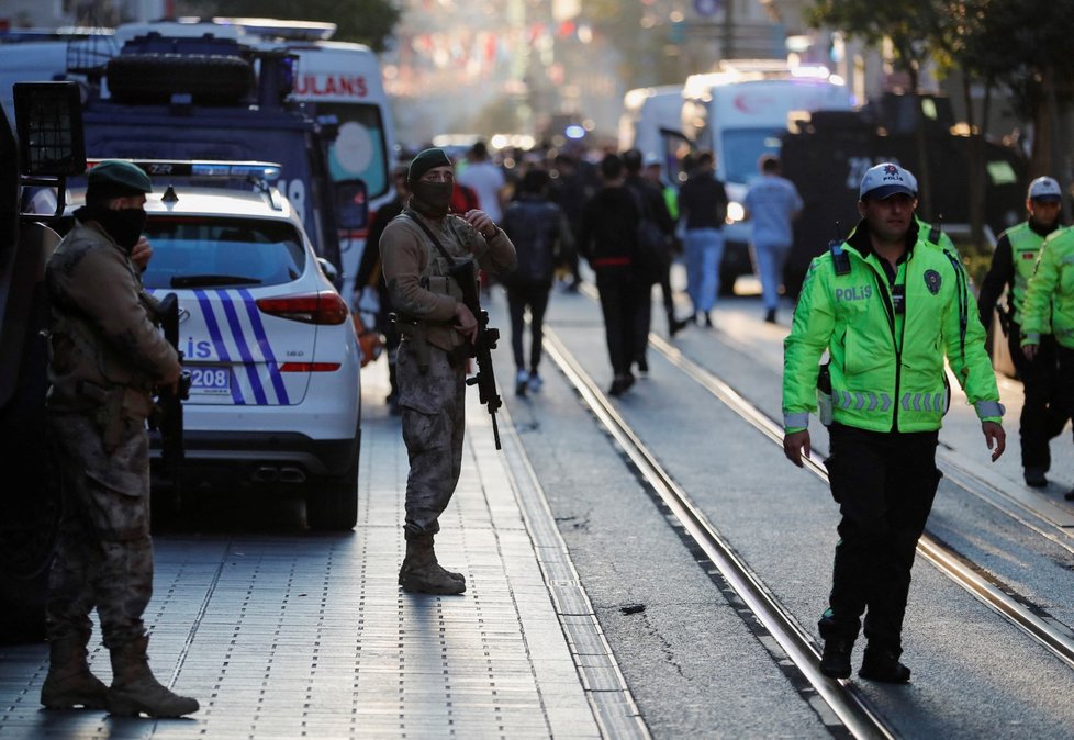 Exploze v Istanbulu: Na pěší zóně šlehaly plameny (13.11.2022)