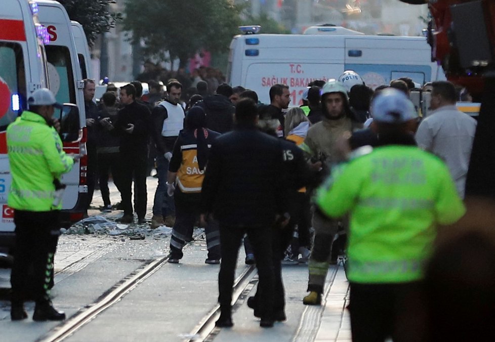 Exploze v Istanbulu: Na pěší zóně šlehaly plameny (13. 11. 2022).