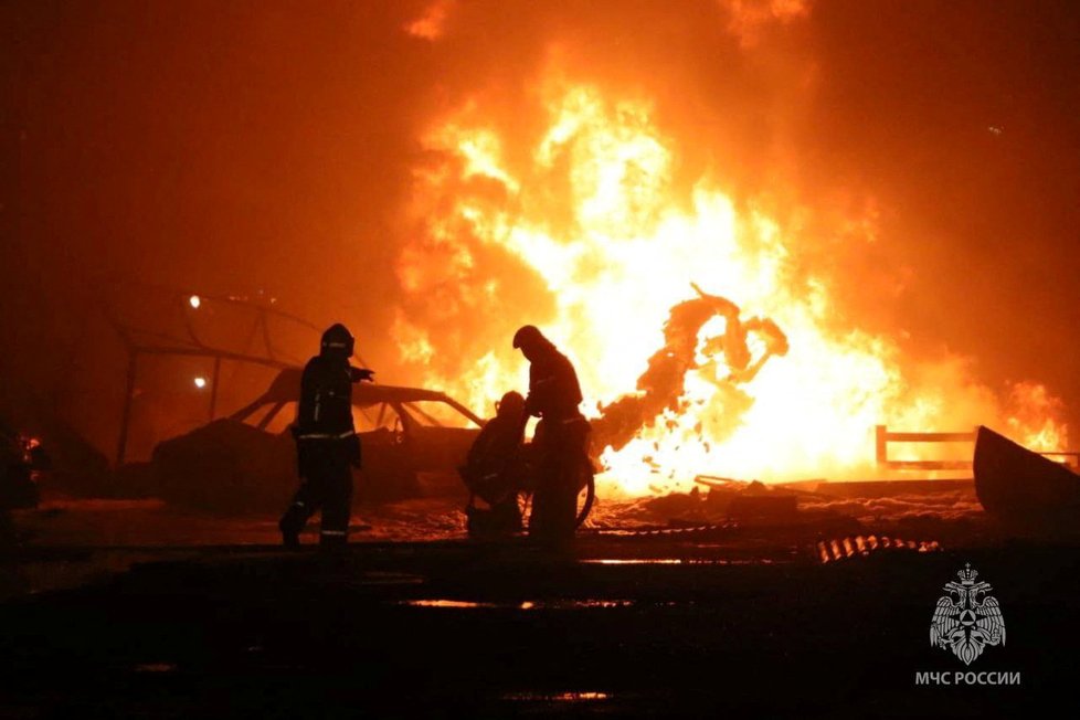 Exploze a požár na benzinové stanici v Machačkale na jihu Ruska (srpen 2023)