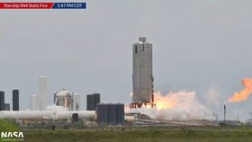 Prototyp nové rakety Starship společnosti SpaceX explodoval na testovací rampě v americkém státě Texas (29. 5. 2020)