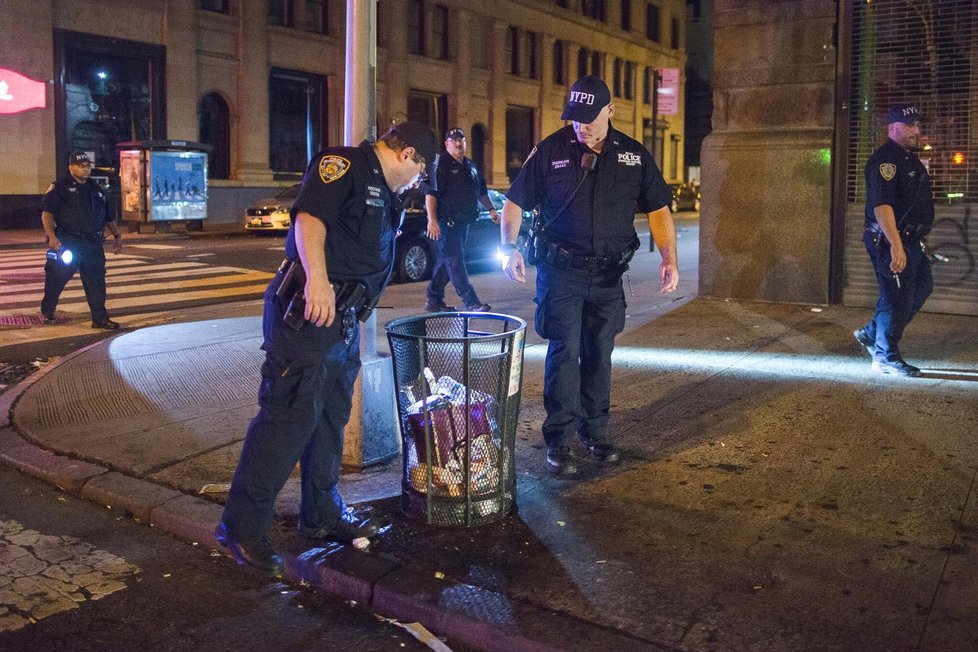 V rámci vyšetřování exploze na Manhattanu bylo zatčeno pět lidí.