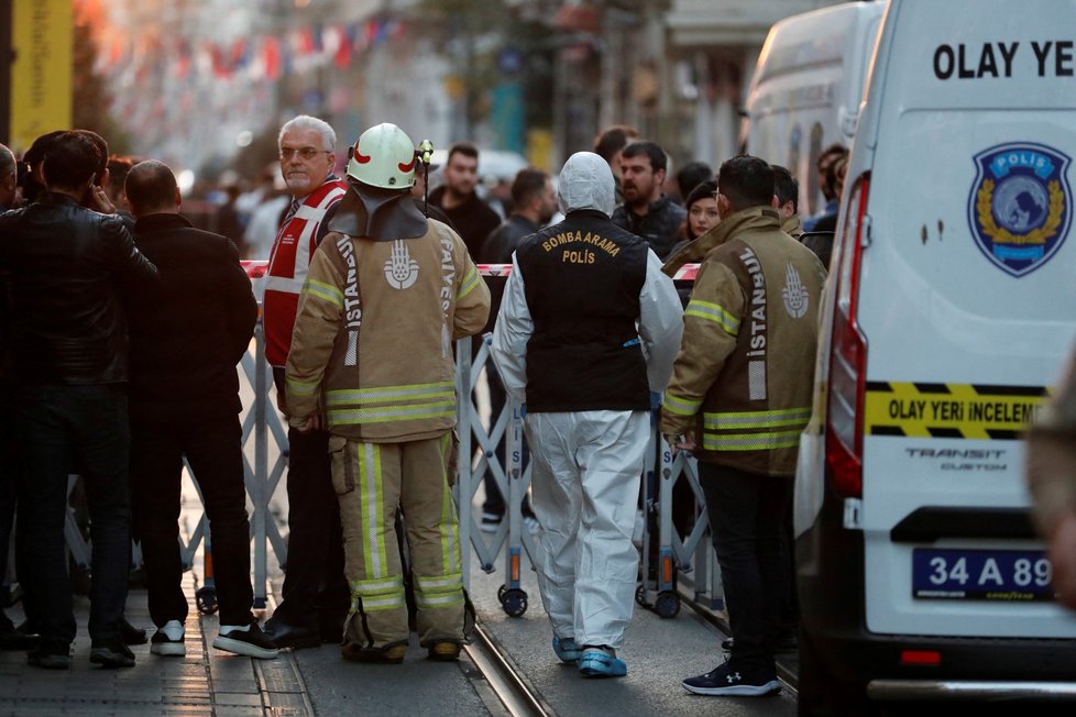 Exploze v Istanbulu: Na pěší zóně šlehaly plameny (13.11.2022)