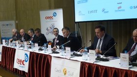 Setkání lídrů českého exportu 2016: Mezi panelisty zasedli i ministři Mládek a Babiš.