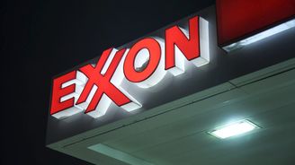 Producenti ropy se potýkají s nízkými cenami, Exxon vydělal o pětinu méně