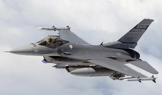 Stíhačky F-16 na Ukrajině: Jsou vkladem do budoucnosti, gripeny by ale byly lepší
