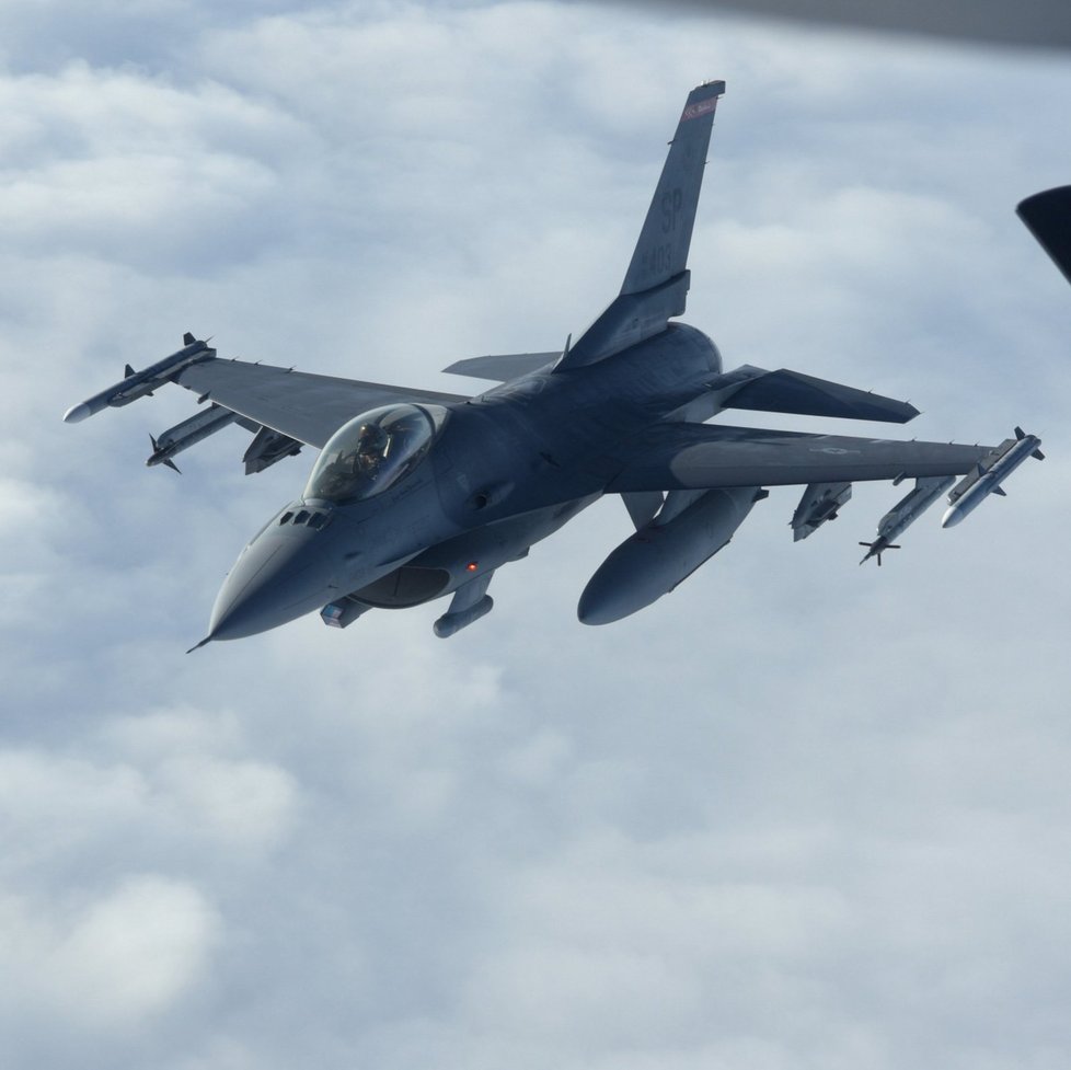 Polská stíhačka F-16 (ilustrační foto)