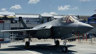 Česko stíhačky F-35 koupí, to je rozhodnuté, ubezpečil Havlíček. Chce se postarat o zapojení českých firem Česko stíhačky F-35 koupí, to je rozhodnuté, ubezpečil Havlíček. Chce se postarat o zapojení českých firem