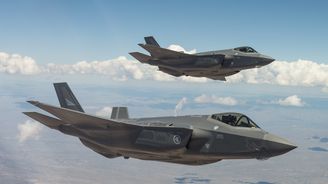 Nahradit gripeny nejmodernějšími stíhačkami F-35 bude dražší, než se čekalo. Česko dál jedná Nahradit gripeny nejmodernějšími stíhačkami F-35 bude dražší, než se čekalo. Česko dál jedná