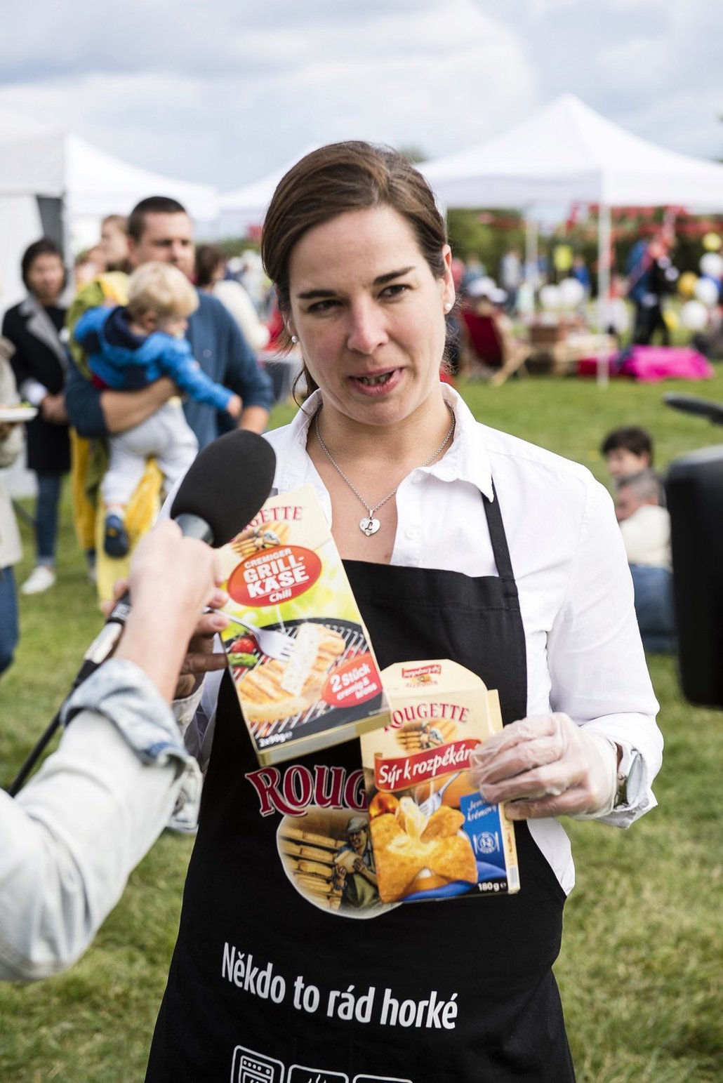 Na F.O.O.D. pikniku bylo možné ochutnat sýr Rougette ve variantě do trouby a na gril