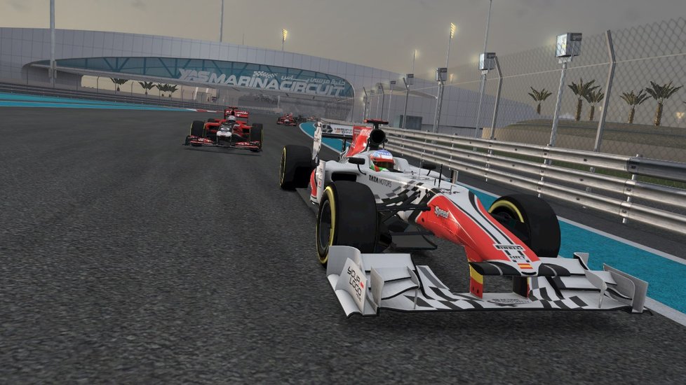 Hra disponuje kompletními soupiskami aktuální sezóny F1