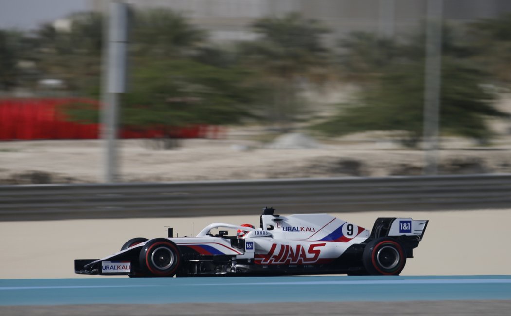 Sezóna formule 1 se rozjede tento víkend v Bahrajnu.